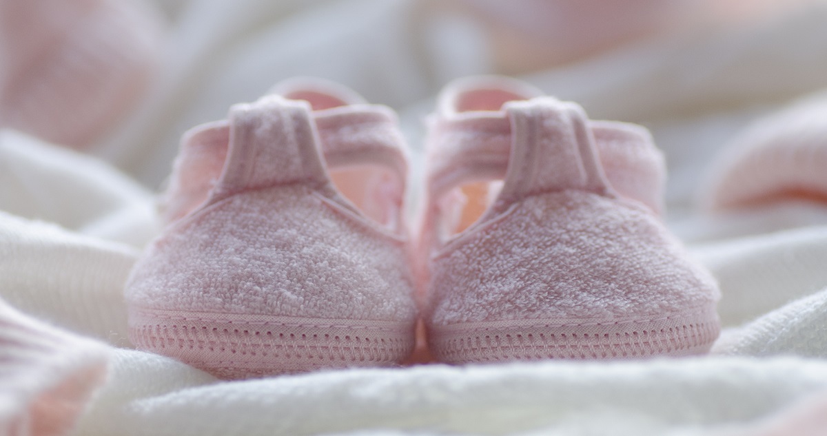 Rózsaszín babacipő