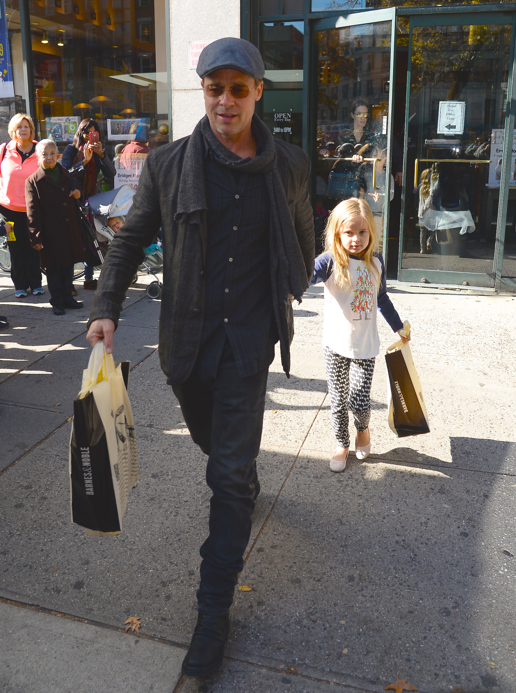 Brad Pitt és kislánya