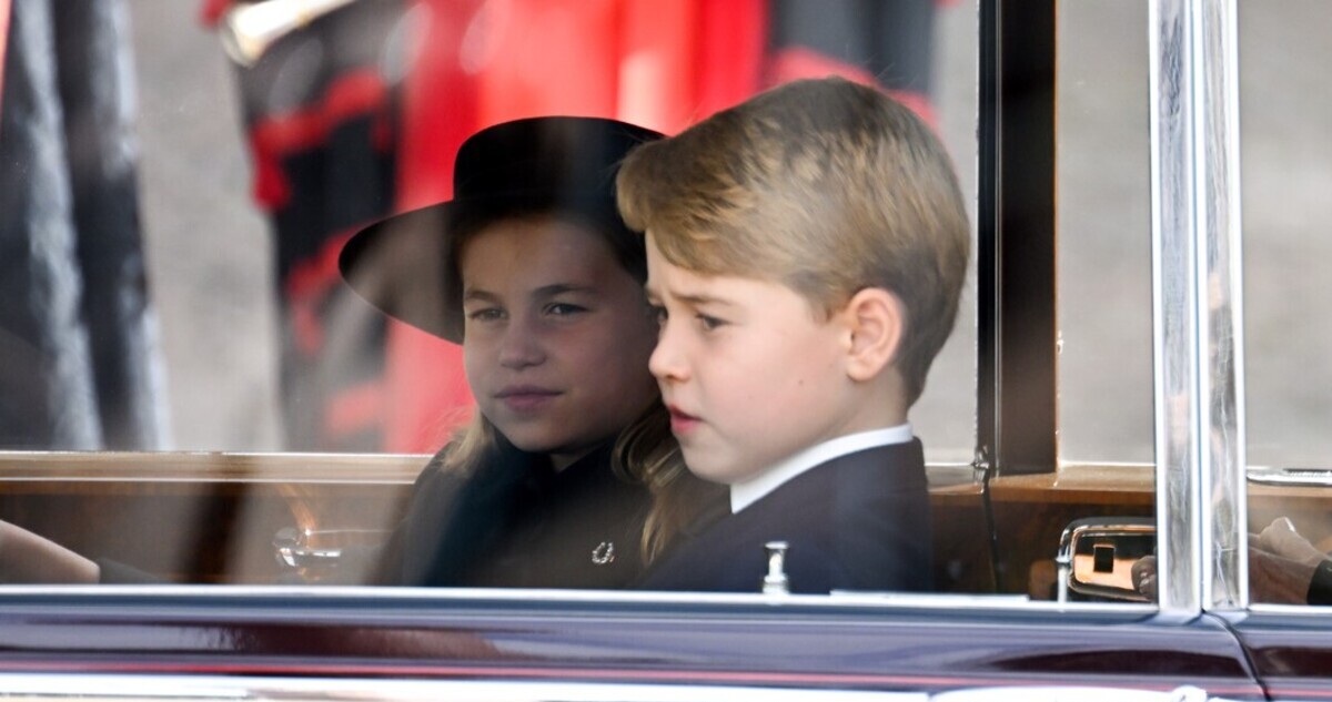 brit királyi család két tagja