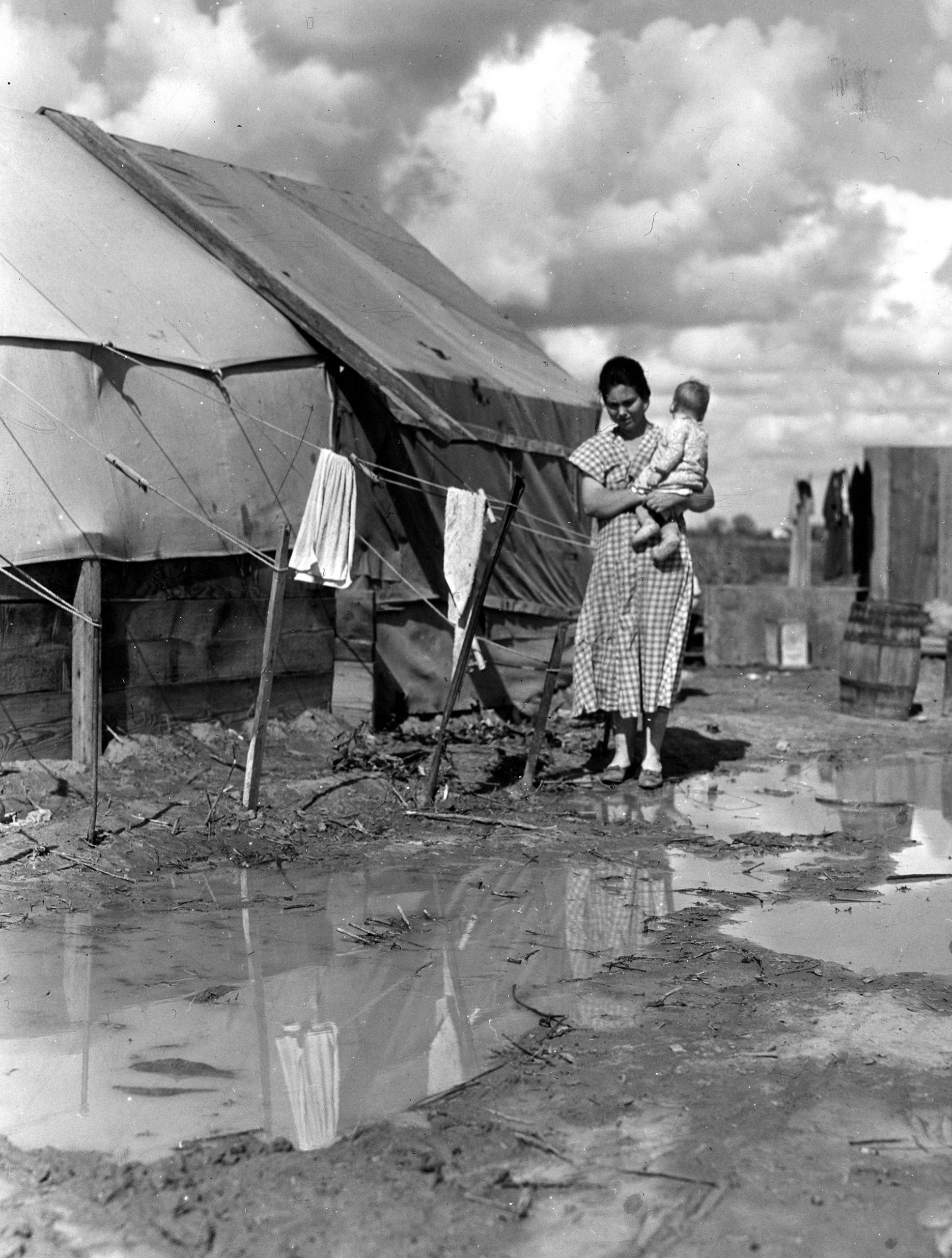 Kaliforniai menekülttábor (fotó: Dorothea Lange)