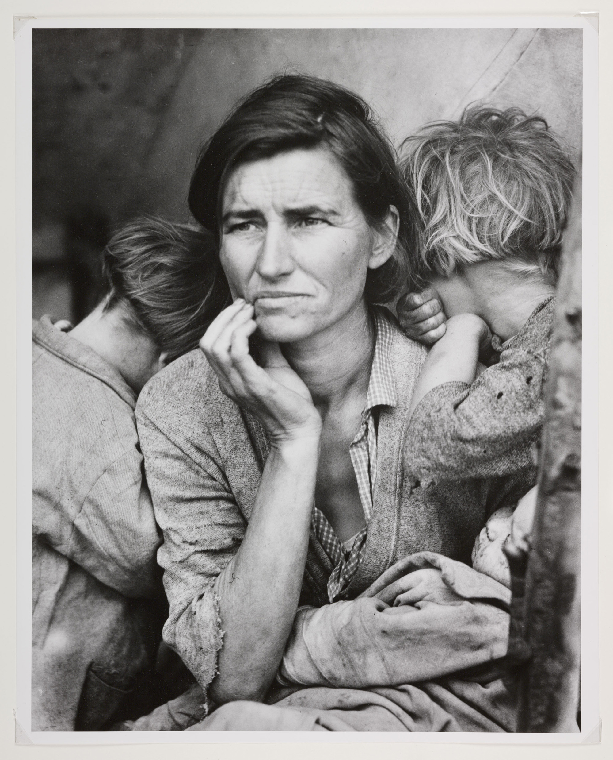 Menekült anya gyermekeivel Kaliforniában 1936-ban (fotó: Dorothea Lange)