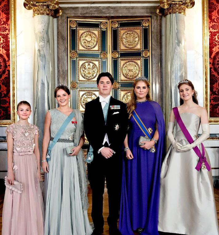 Esztella hercegnő, Ingrid Alexandra hercegnő, Keresztély herceg, Katalin Amália hercegnő és Erzsébet hercegnő
