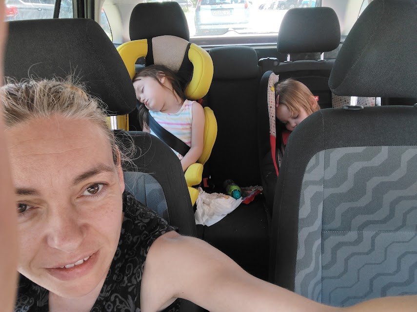 Rajki Emőke gyermekeivel