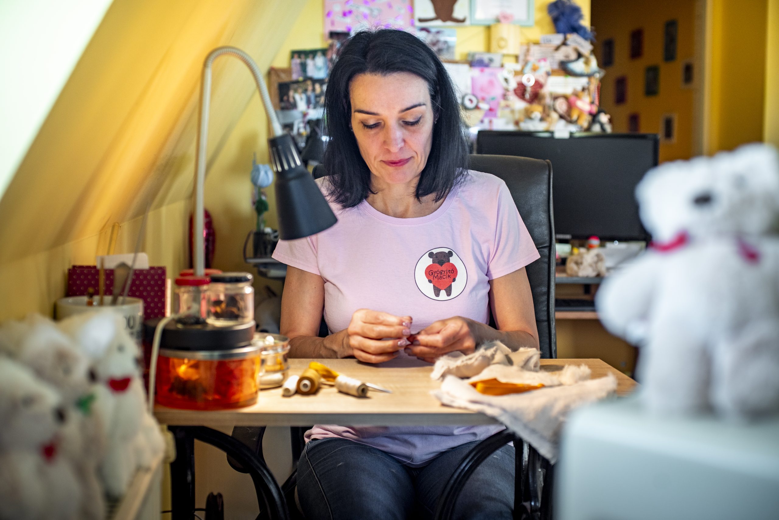 Gyógyító macikat varr Viki