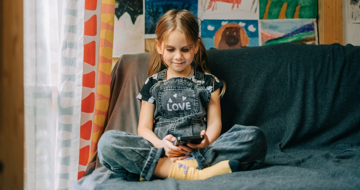 Mit simogatsz gyakrabban: a gyerekedet vagy az érintőképernyőt?