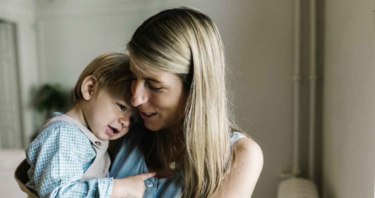 anya kisfiával mondókázik