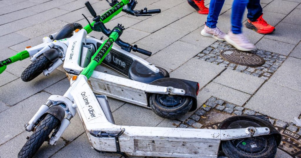 e-rollerek a földön