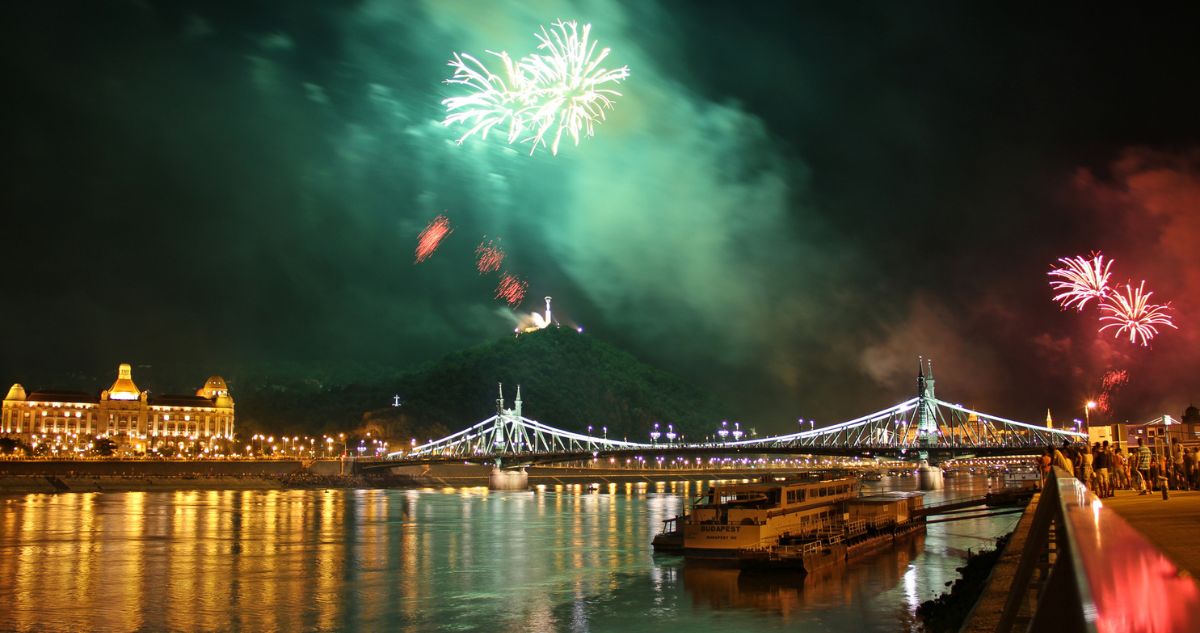 tűzijáték Budapesten