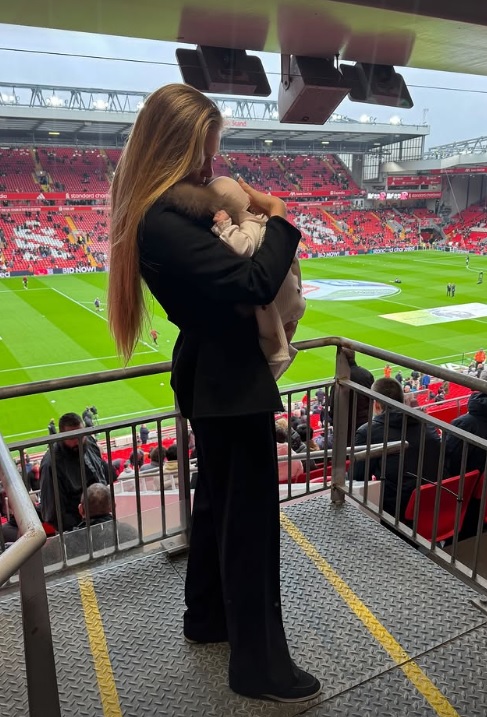 Nagyon édes babafotó Szoboszlai Dominik kislányáról