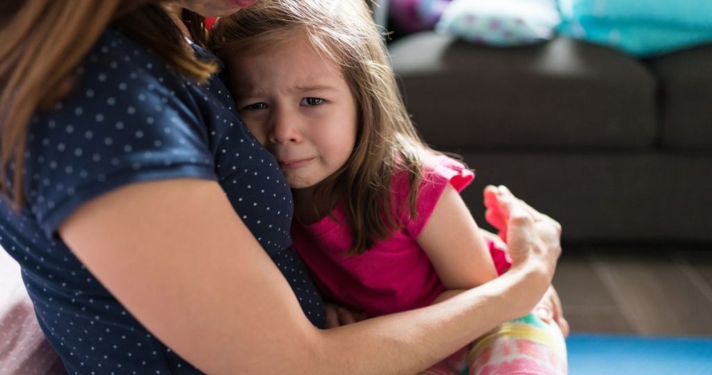 sir - Gyerekszoba gyerek sír