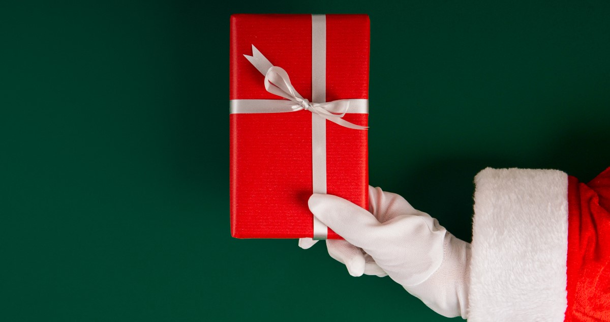 mikulas ajandek - Gyerekszoba mikulás ajándékot ad