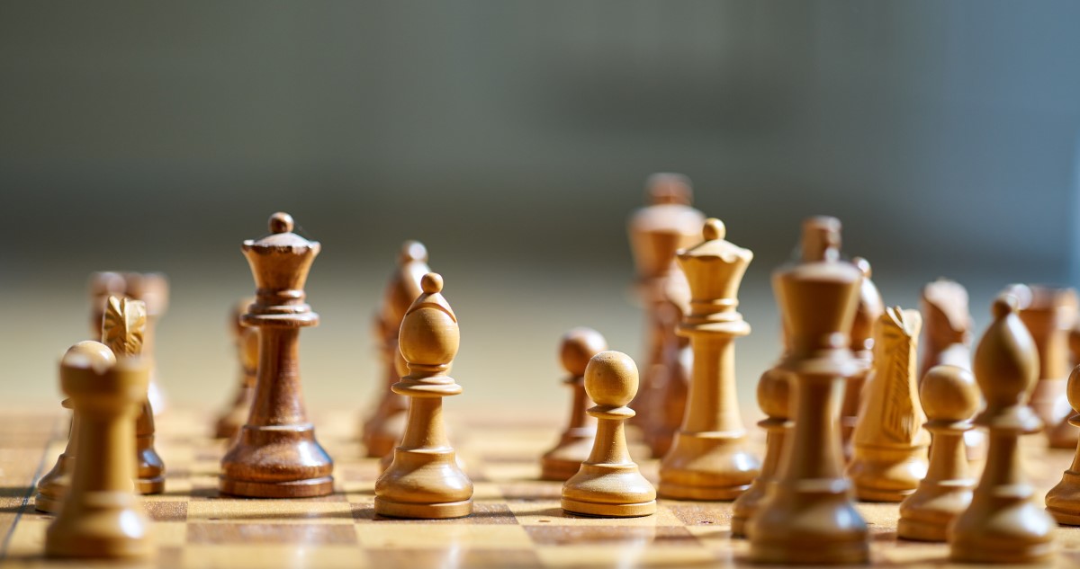 sakktábla bábukkal