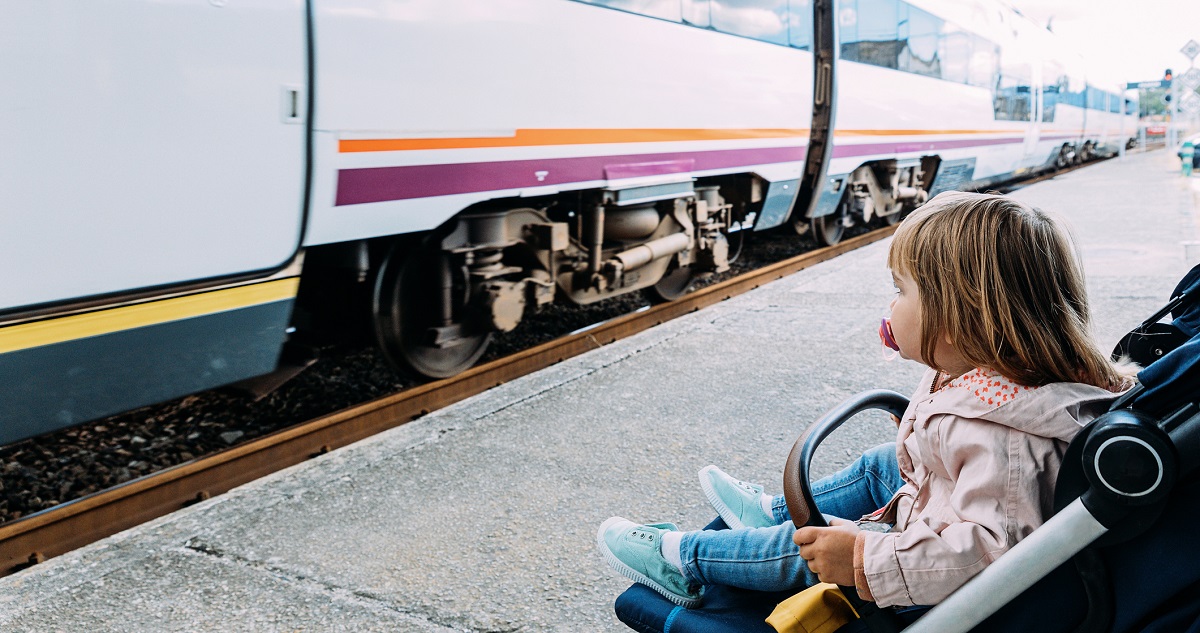 Pályaudvaron maradt kislány - Gyerekszoba Fotó: Getty Images - magove