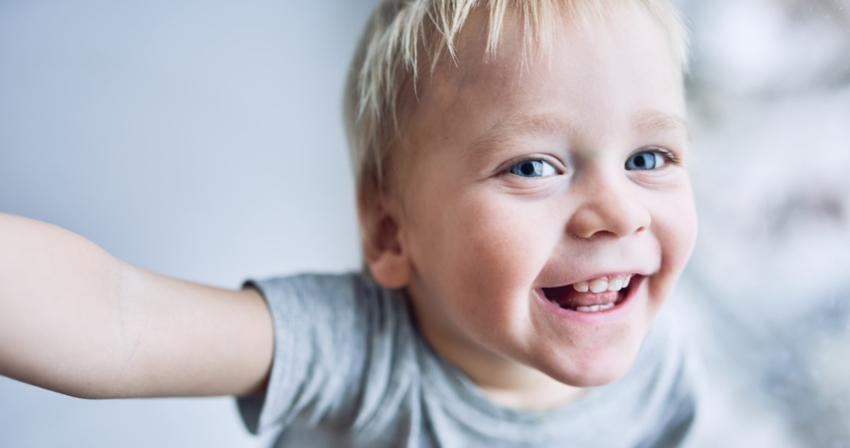 kisfiu - Gyerekszoba vidám kisfiú