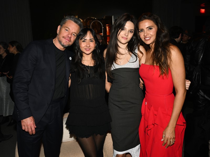 Matt Damon, Alexia Barroso, Isabella Damon, és Luciana Damon. (Fotó: Slaven Vlasic/Getty Images for N
