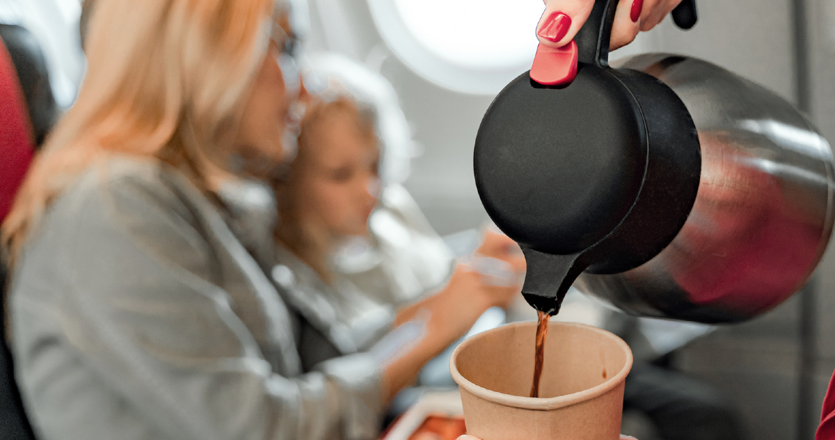 repülő, forró ital, meleg étel, tiltás