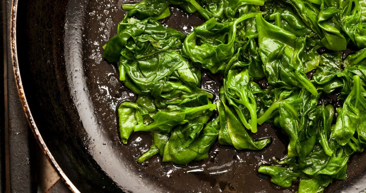 spenot - Gyerekszoba spenót főzése serpenyőben