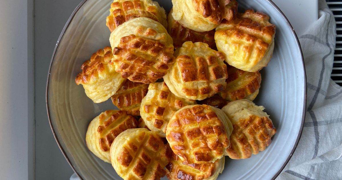 pogacsa - Gyerekszoba egy tálnyi pogácsa felülnézetből