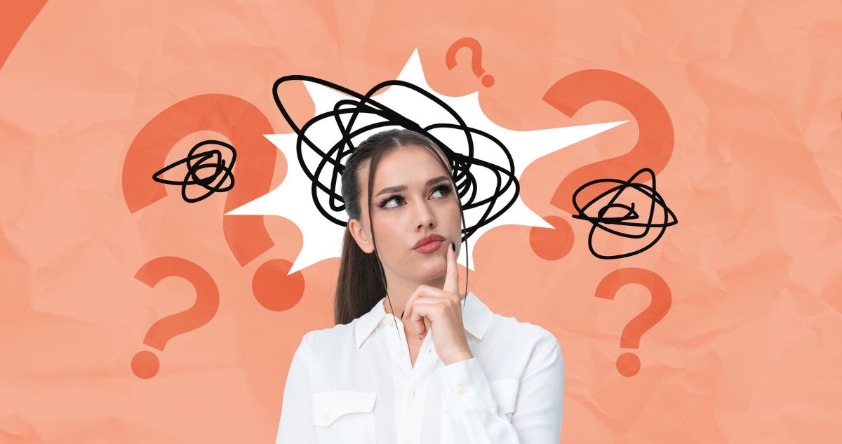 gondolkodó lány háttérben kérdőjelek