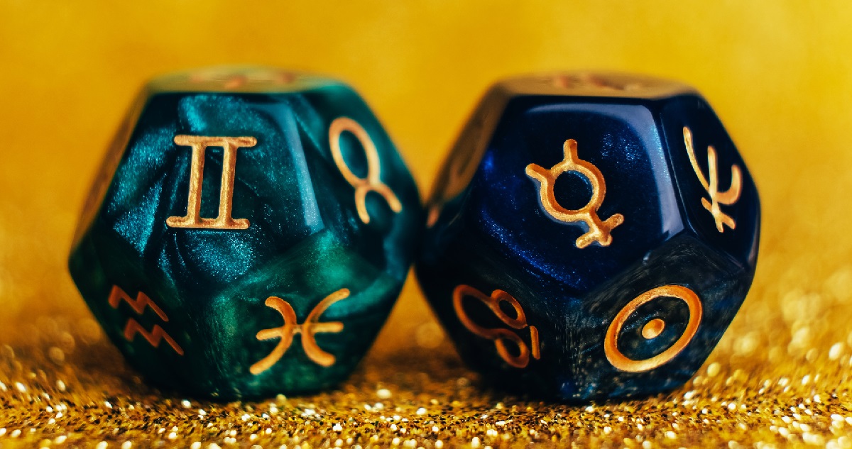 Dobókockák az állatövi jegyekkel
