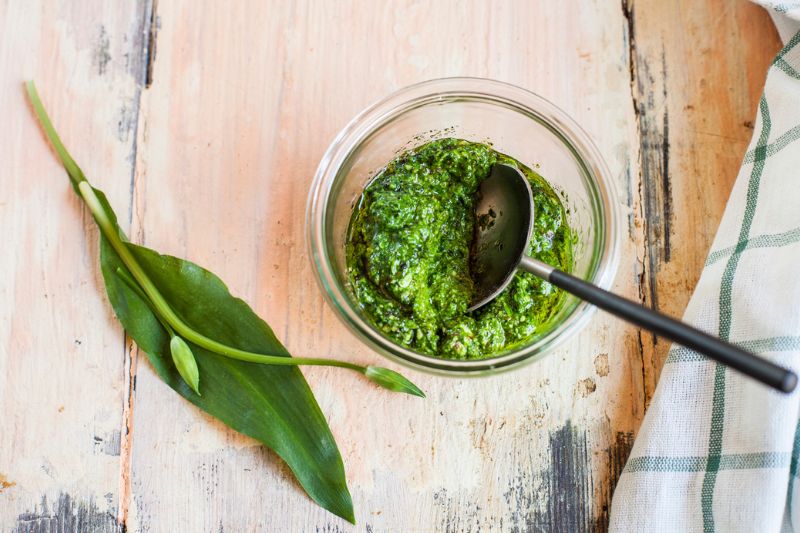 medvehagyma, pesztó