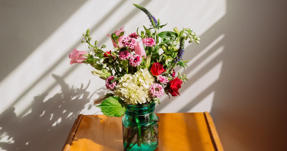 viragcsokor - Gyerekszoba virágcsokor a vázában