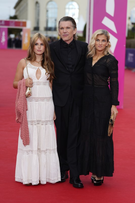 A képen Indiana Hawke, Ethan Hawke és Ryan Hawke látható a franciaországi Deauville-i Amerikai Filmfesztiválon, szeptember 4-én. 