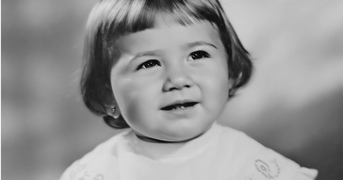 Retró fotó egy kislánynról a '60-as évekből