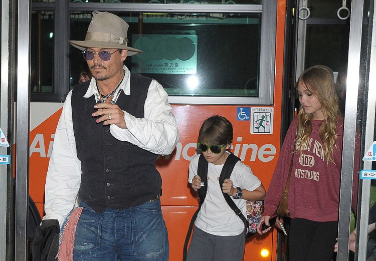 Csodaszép fiatal nő lett Johnny Depp és Vanessa Paradis lánya