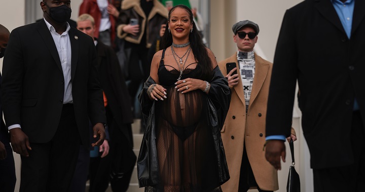 Rihanna teljesen újraértelmezi a "várandós stílust"